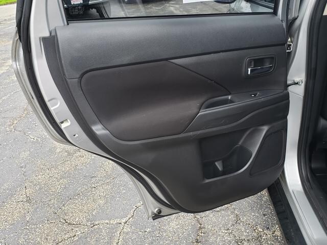 2018 Mitsubishi Outlander ES Alloy Silver at New Motors