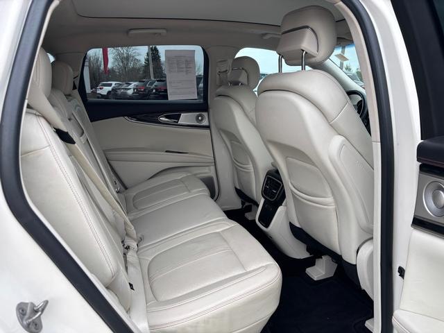 2016 Lincoln MKX  Confidential White 3C (Tri-Coat) at Solomon Chevrolet