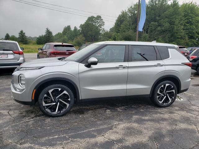 2023 Mitsubishi Outlander SE Alloy Silver at Solomon Chevrolet