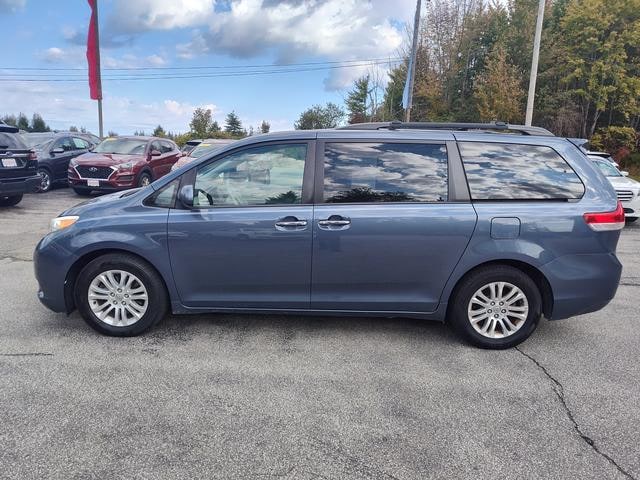 2014 Toyota Sienna photo 4 of 28