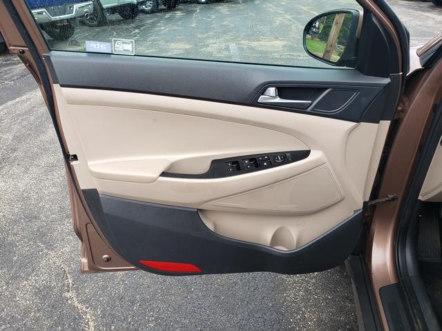 2017 Hyundai Tucson SE - 11