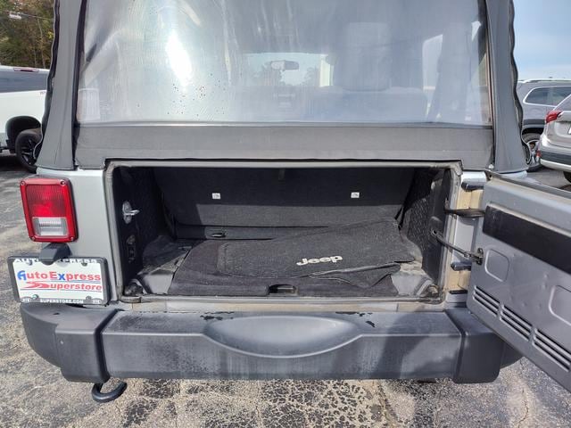 2016 Jeep Wrangler JK photo 9 of 28