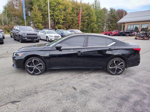 2023 Nissan Altima photo 4 of 28