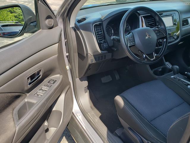 2016 Mitsubishi Outlander SE Cool Silver at Solomon Chevrolet