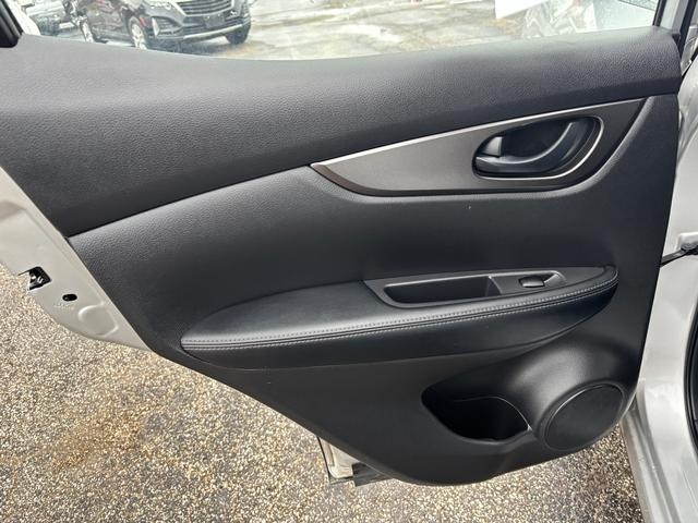 2020 Nissan Rogue Sport S - 11