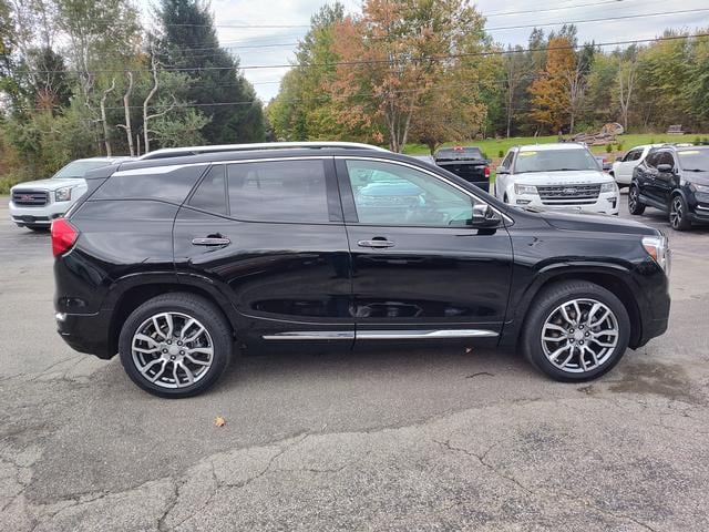 2022 GMC Terrain photo 8 of 28