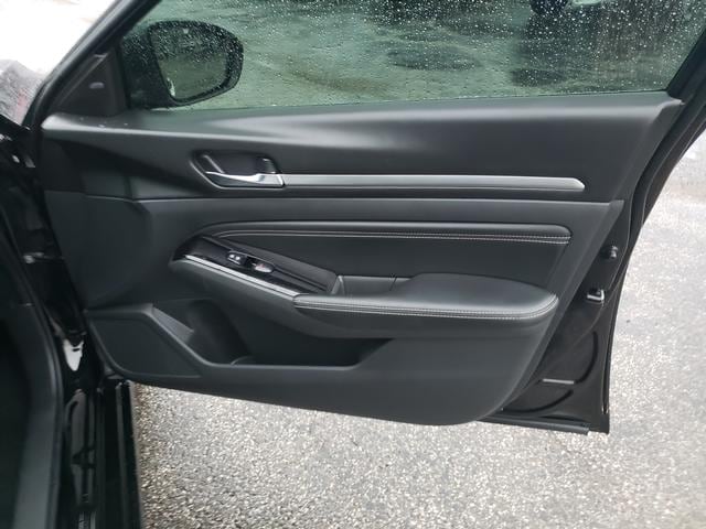 2021 Nissan Altima 2.5 SV Super Black at Auto Estates