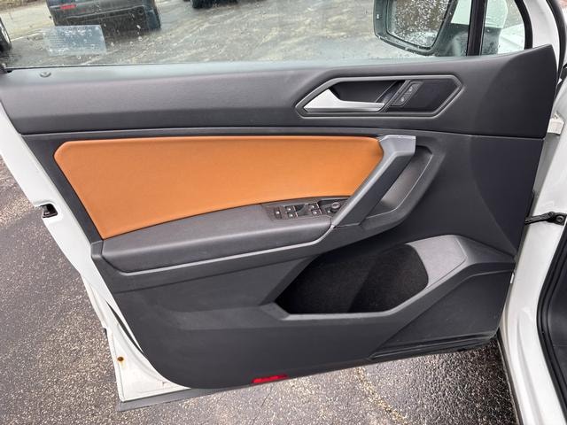 2019 Volkswagen Tiguan 2.0T SE 4MOTION White at Solomon Chevrolet