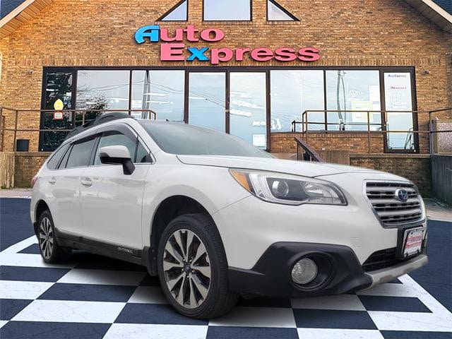 2017 Subaru Outback 3.6R Limited with - 0