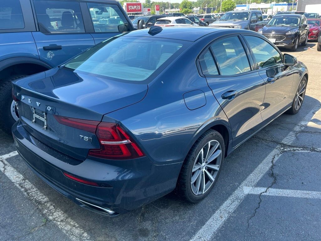 Used 2021 Volvo S60 T5 Momentum Sedan