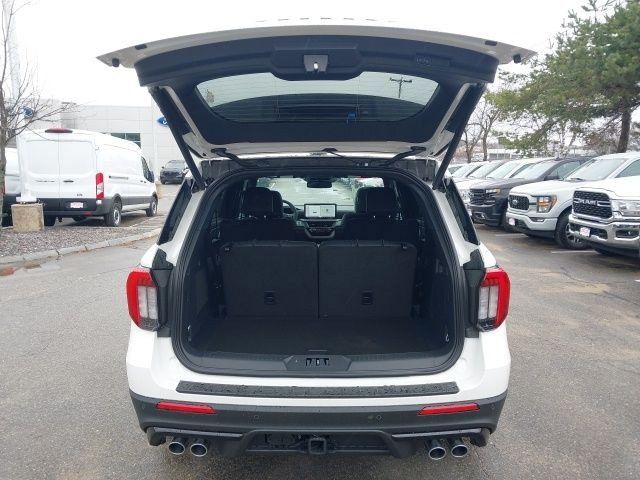 2026 Ford Explorer ST - Photo 29