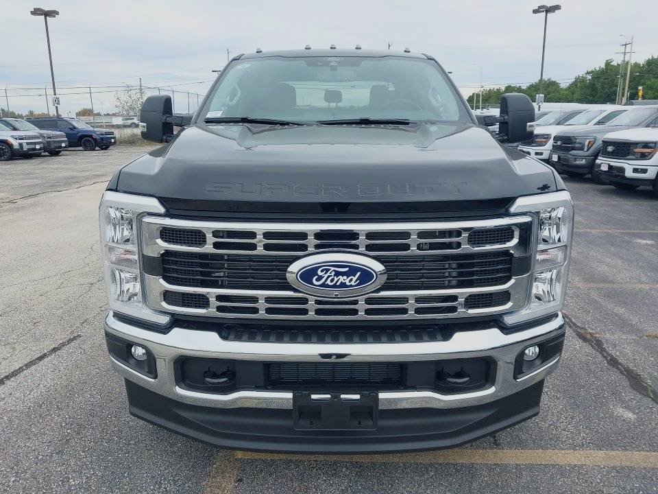 New 2027 Ford F-350 XLT Truck Crew Cab