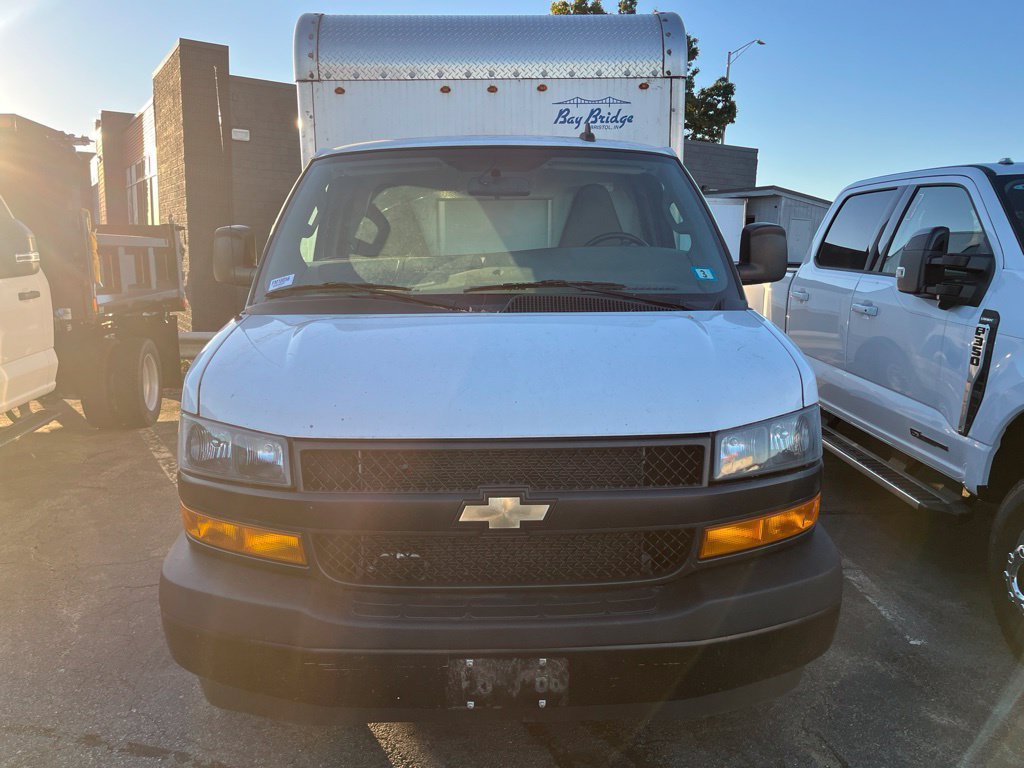 2021 Chevrolet Express Cutaway Base