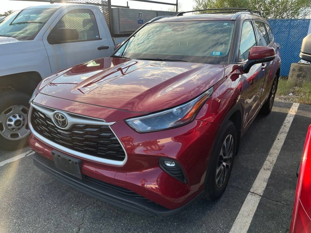 Used 2022 Toyota Highlander XLE SUV