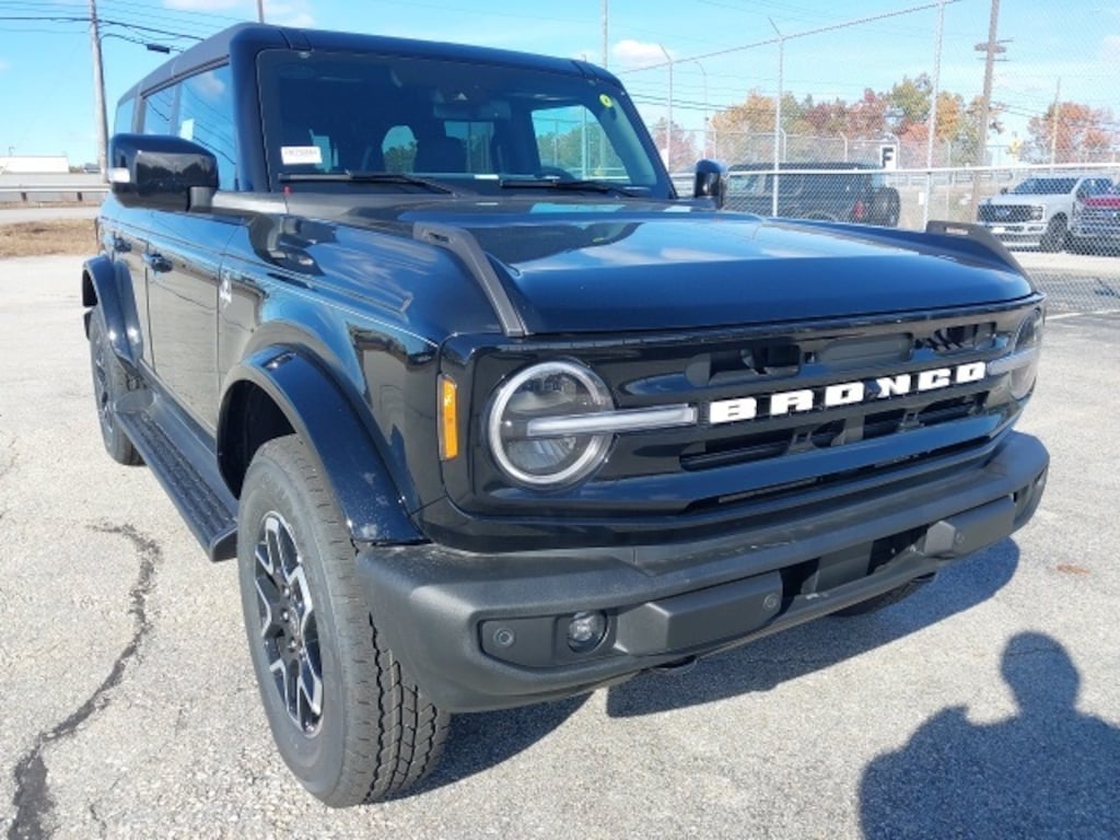 New 2025 Ford Bronco Outer Banks SUV