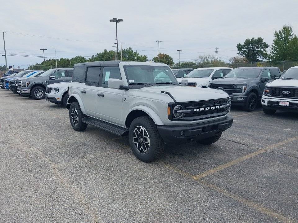 New 2026 Ford Bronco Outer Banks SUV