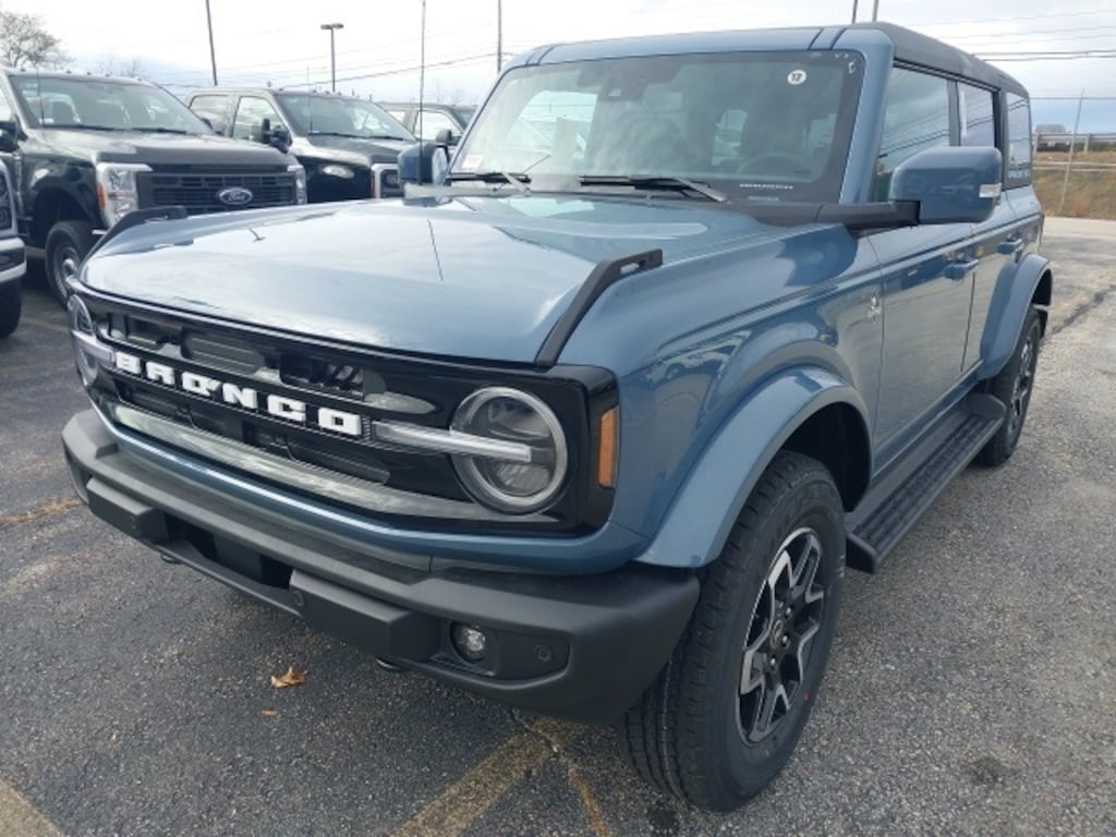 New 2025 Ford Bronco Outer Banks SUV