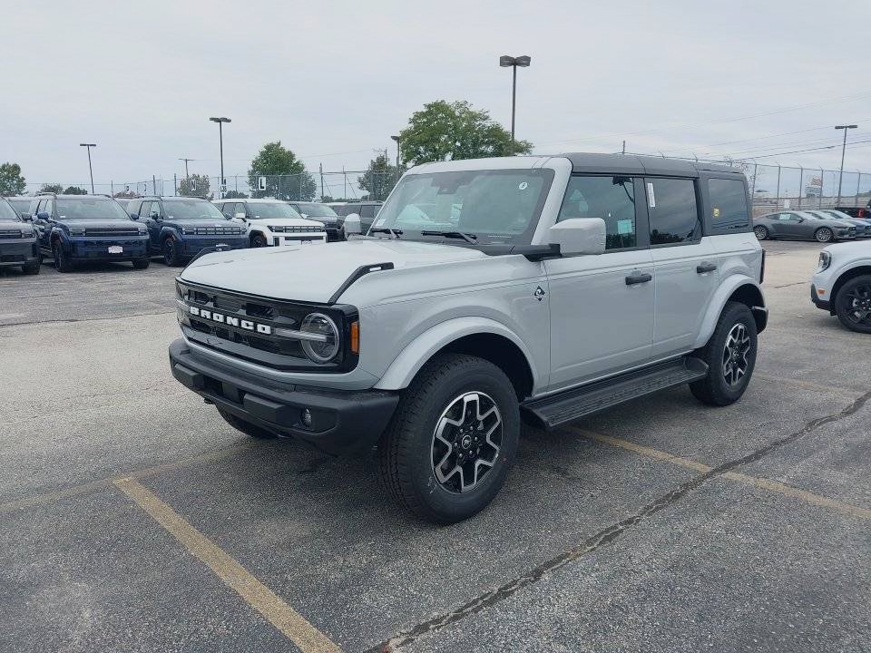 New 2026 Ford Bronco Outer Banks SUV