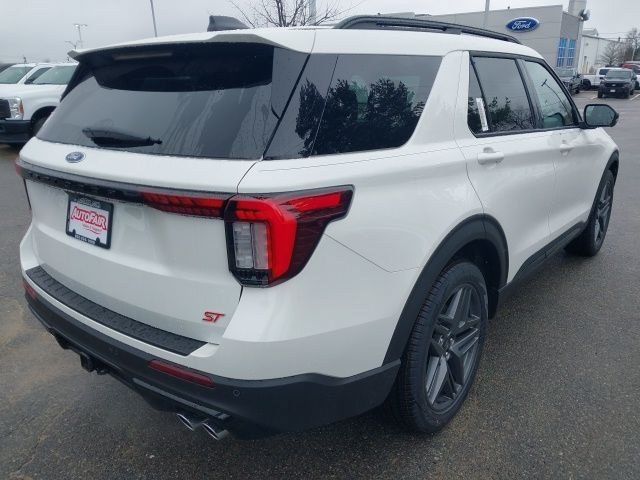 2026 Ford Explorer ST - Photo 8