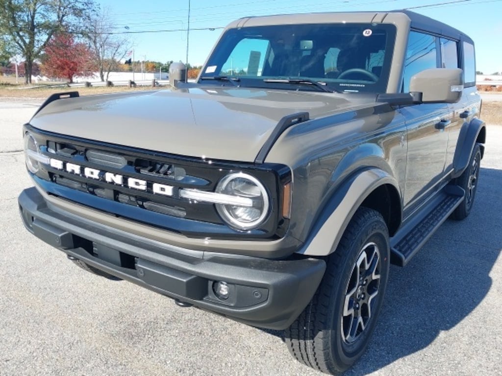 New 2025 Ford Bronco Outer Banks SUV