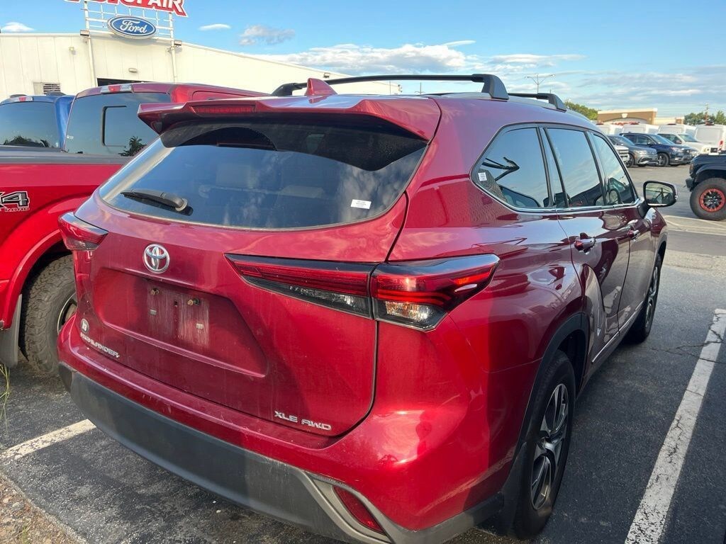 Used 2022 Toyota Highlander XLE SUV
