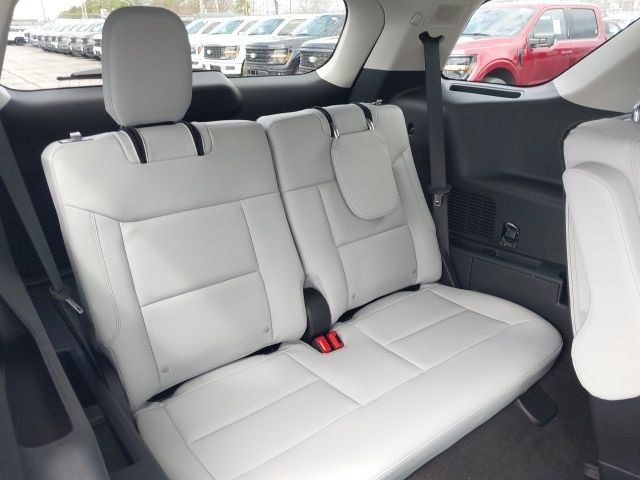 2026 Ford Explorer Platinum - Photo 28