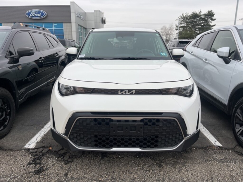 Certified 2025 Kia Soul LX Hatchback