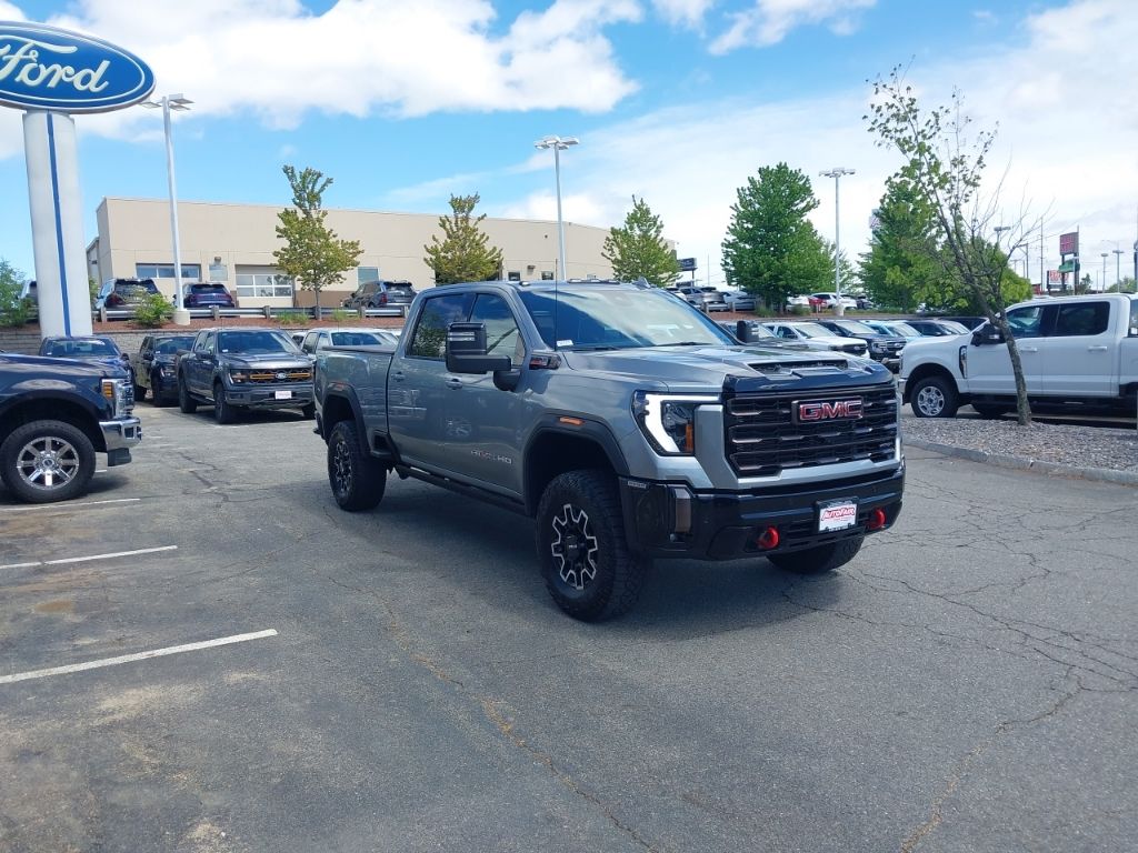 2024 GMC Sierra 4WD Crew Cab Standard Box AT4X's photo
