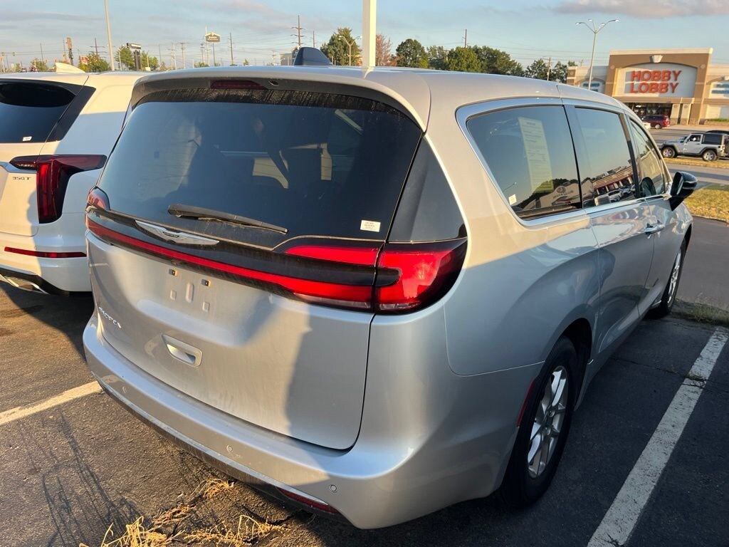 Certified 2024 Chrysler Pacifica Touring L Minivan/Van