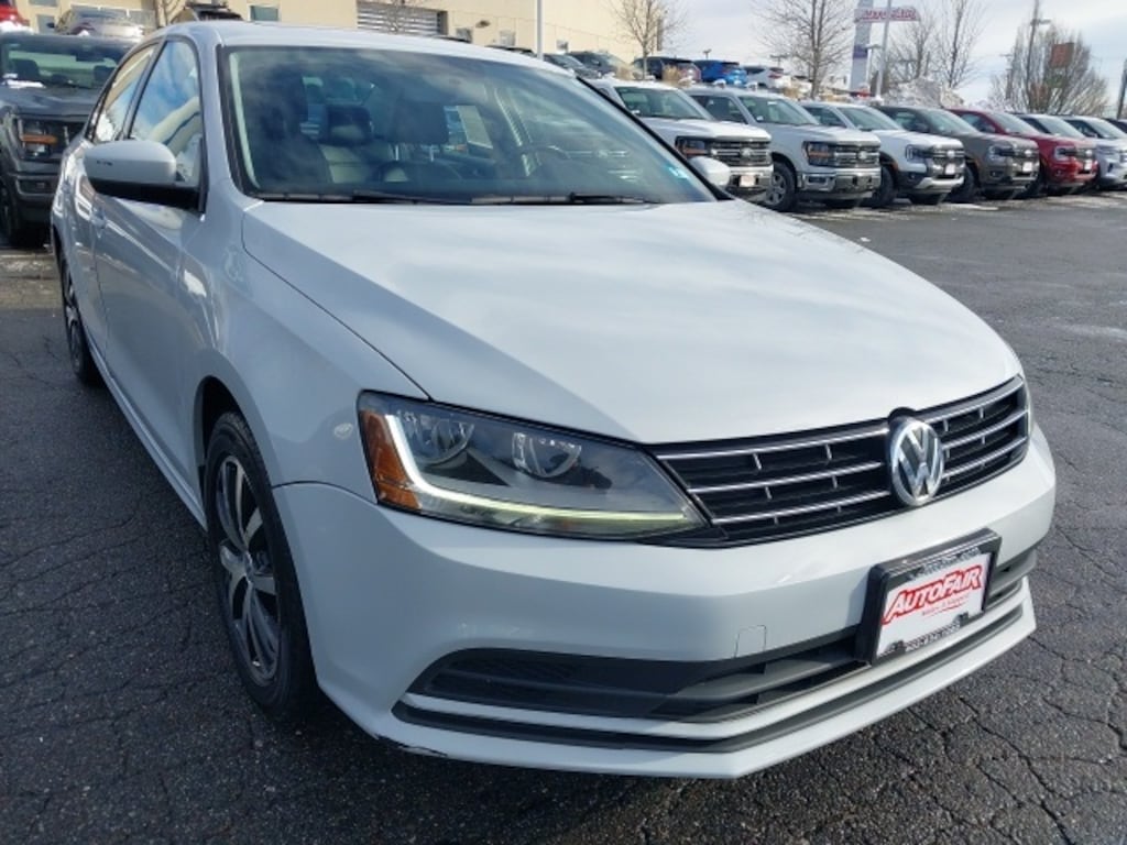 Certified 2018 Volkswagen Jetta 1.4T SE Sedan