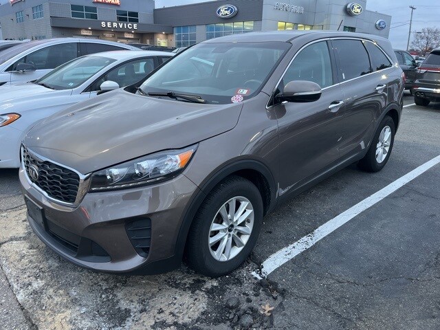 2019 Kia Sorento LX S photo 2