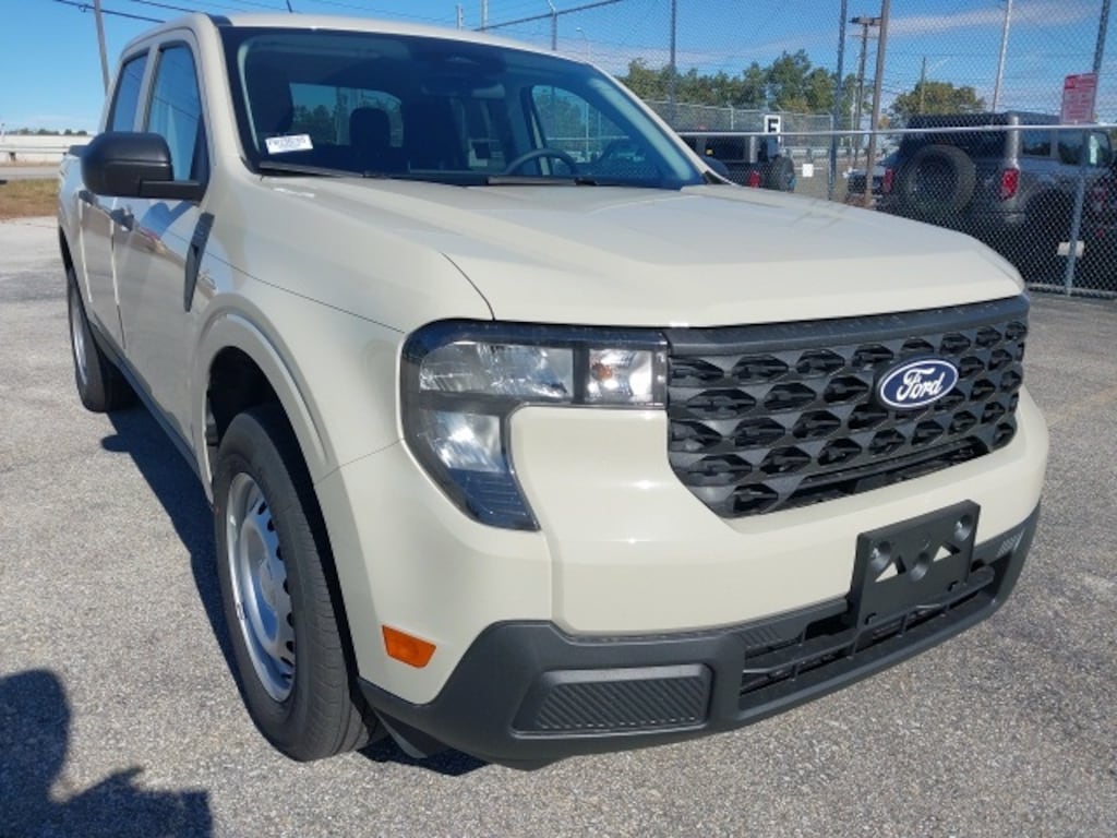 New 2025 Ford Maverick XL Truck