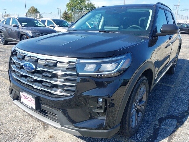 2025 Ford Explorer photo 4