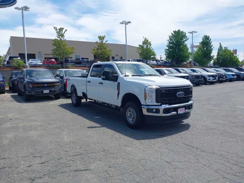2024 Ford F-250 XL 4x4 Crew Cab 8' Box's photo