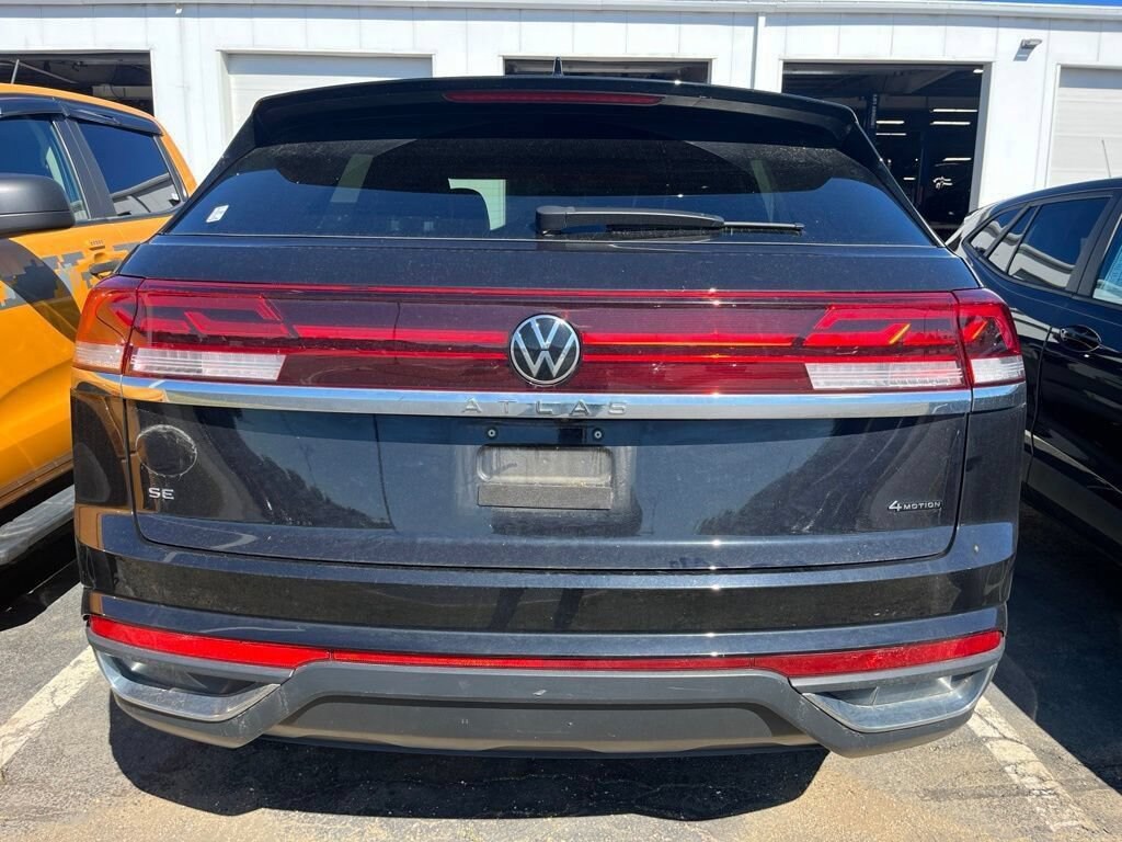 Certified 2024 Volkswagen Atlas Cross Sport 2.0T SE SUV