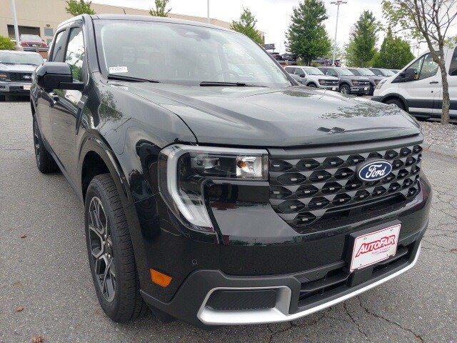 2025 Ford Maverick Lariat photo 2