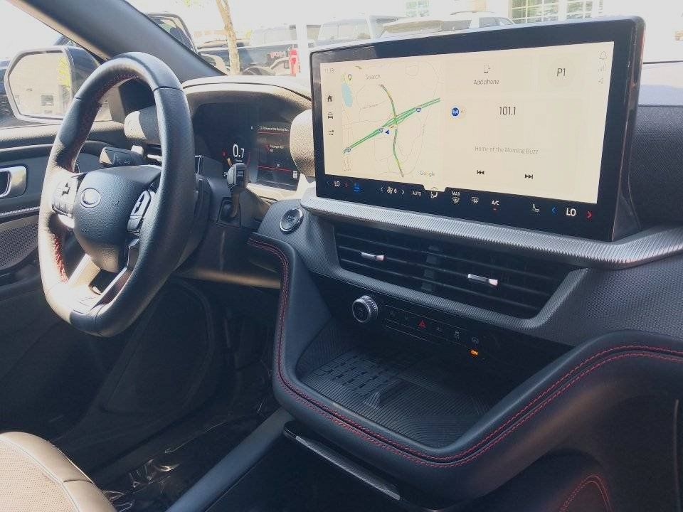 2025 Ford Explorer ST - Photo 24