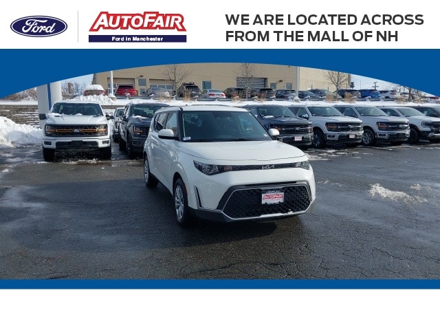 2025 Kia Soul LX's photo