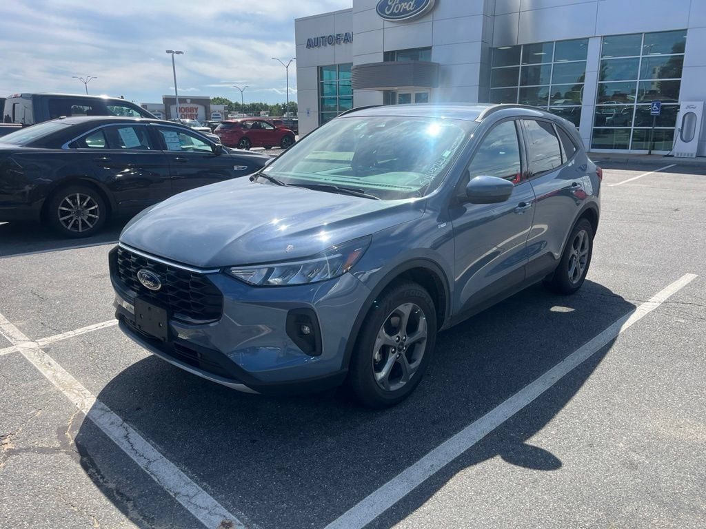 Certified 2025 Ford Escape ST-Line Select SUV