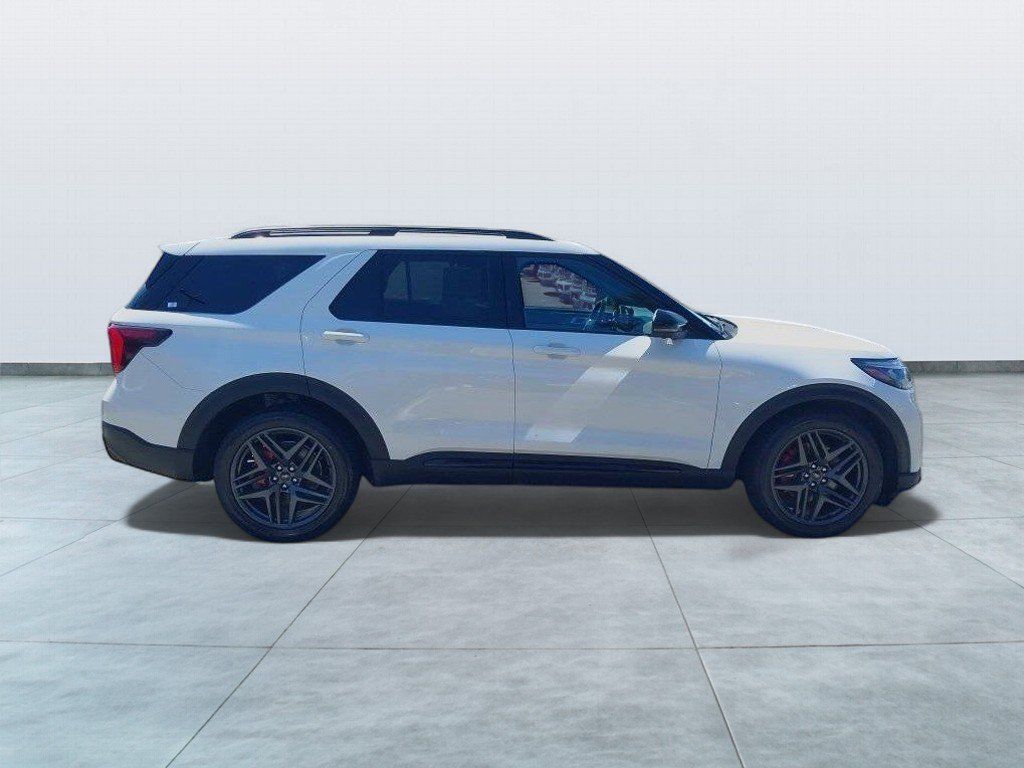 2025 Ford Explorer ST - Photo 8