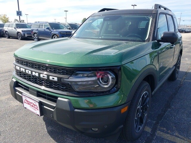 2025 Ford Bronco Sport Outer Banks photo 3