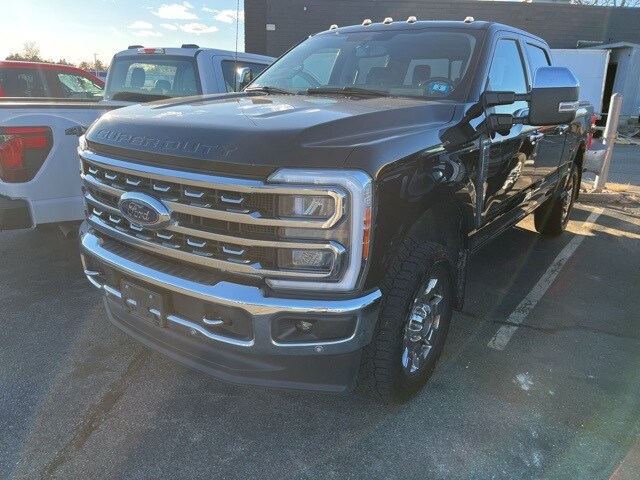 2023 Ford F-250 Lariat photo 2