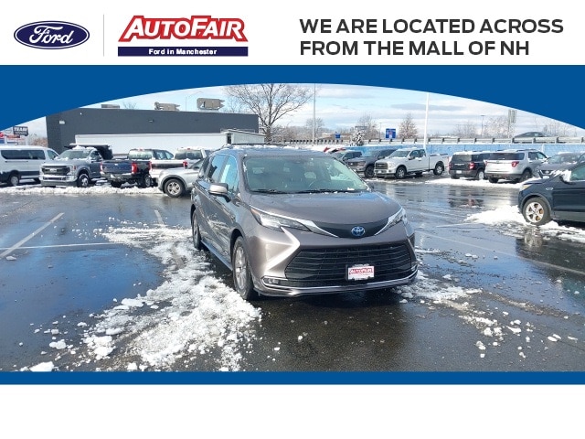 2021 Toyota Sienna XLE's photo