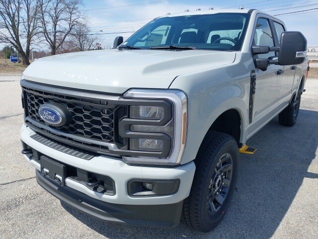 2025 Ford F-350 XL photo 4