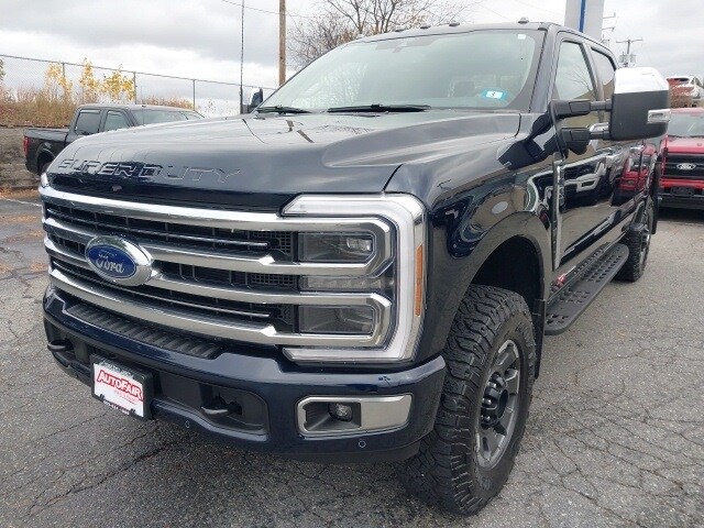 2025 Ford F-350 Platinum photo 4