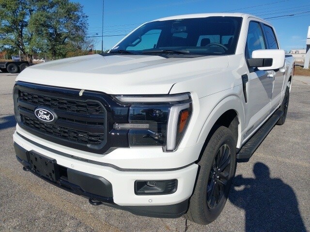 2025 Ford F-150 Lariat photo 3