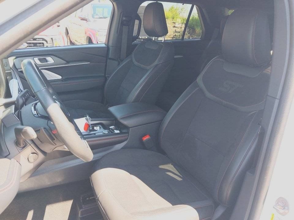 2025 Ford Explorer ST - Photo 22