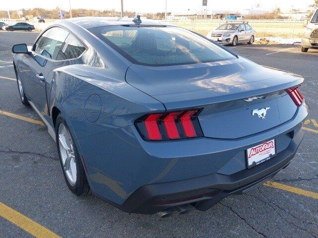 2026 Ford Mustang EcoBoost Premium Fastback - Photo 6