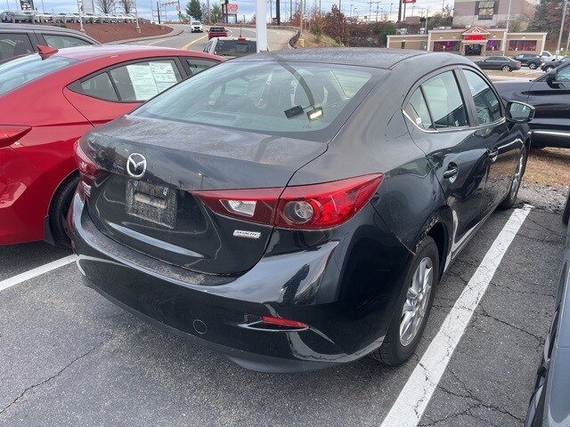 2018 Mazda Mazda3 Sport photo 3