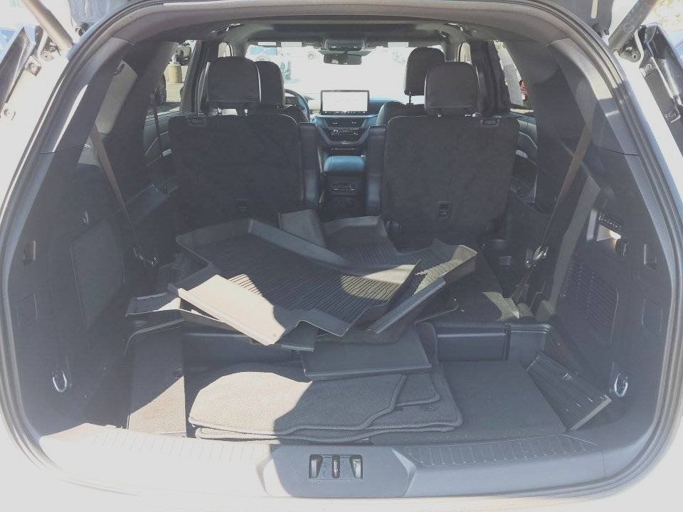 2025 Ford Explorer ST - Photo 25